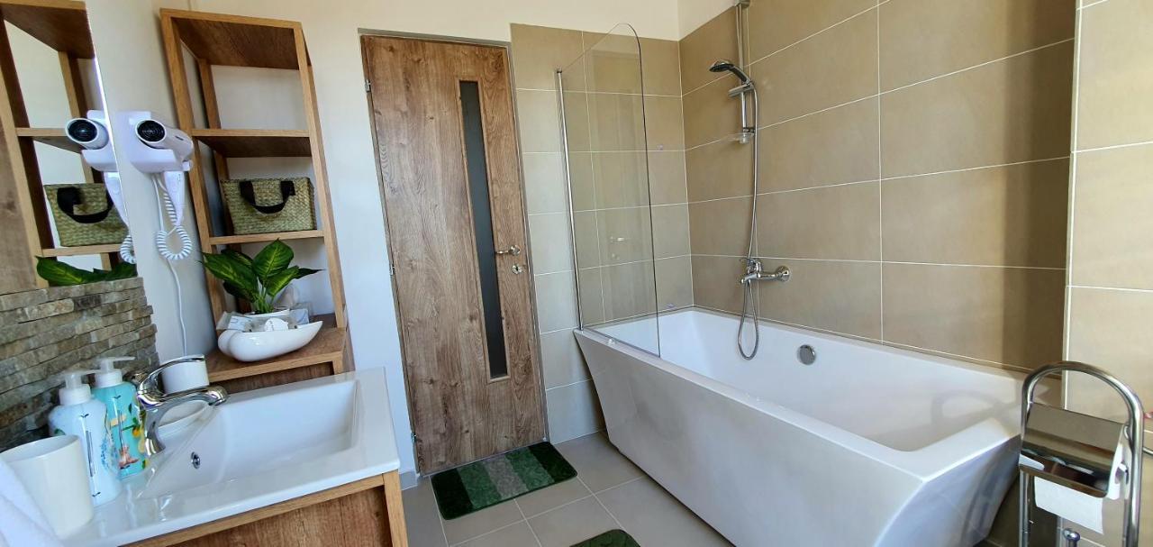Hoobee Home & Rooftop Terrace Targu Mures Ngoại thất bức ảnh